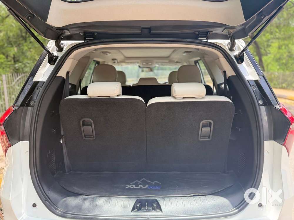 Mahindra Xuv700 2.0 Ax 7 Petrol At Luxury Pack Str, 2023, Petrol