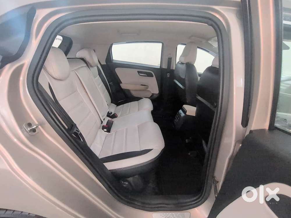 Tata Altroz Xm Plus Petrol, 2025, Petrol