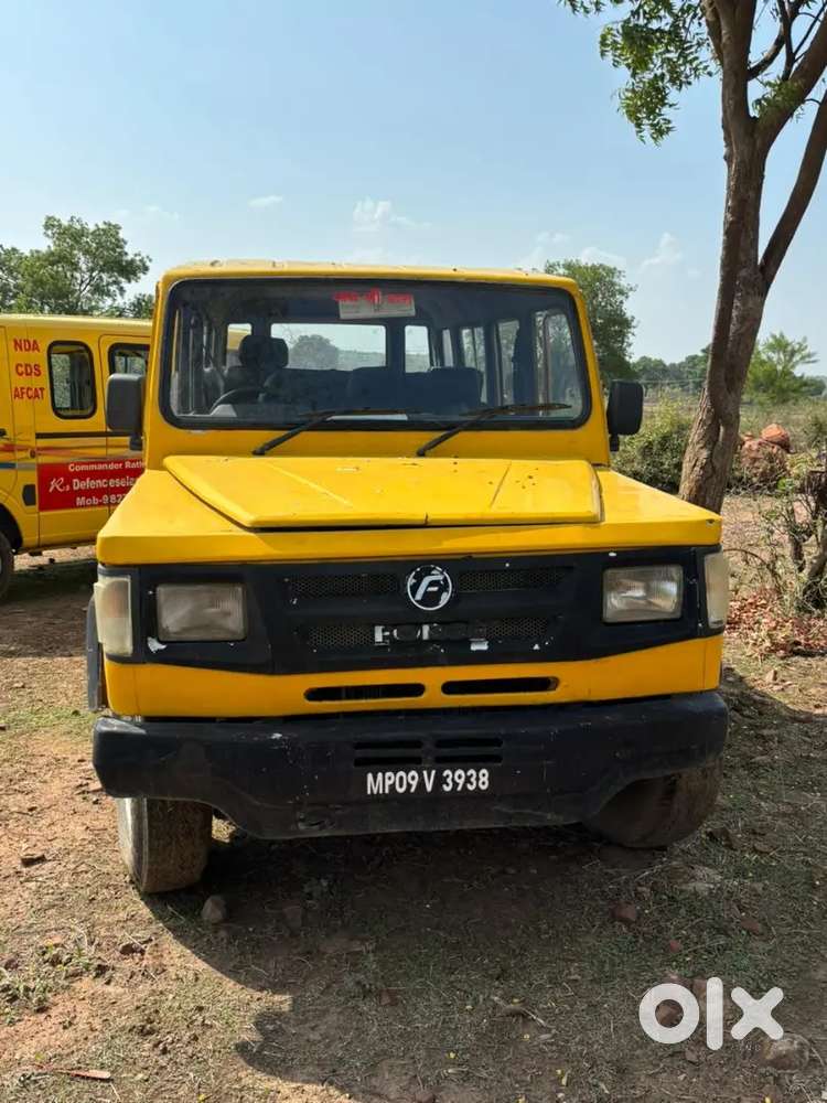 Force Toofan School Bus