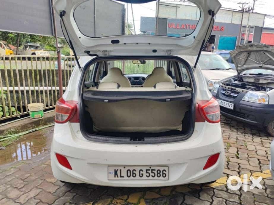 Hyundai Grand I10 Sportz, 2014, Petrol