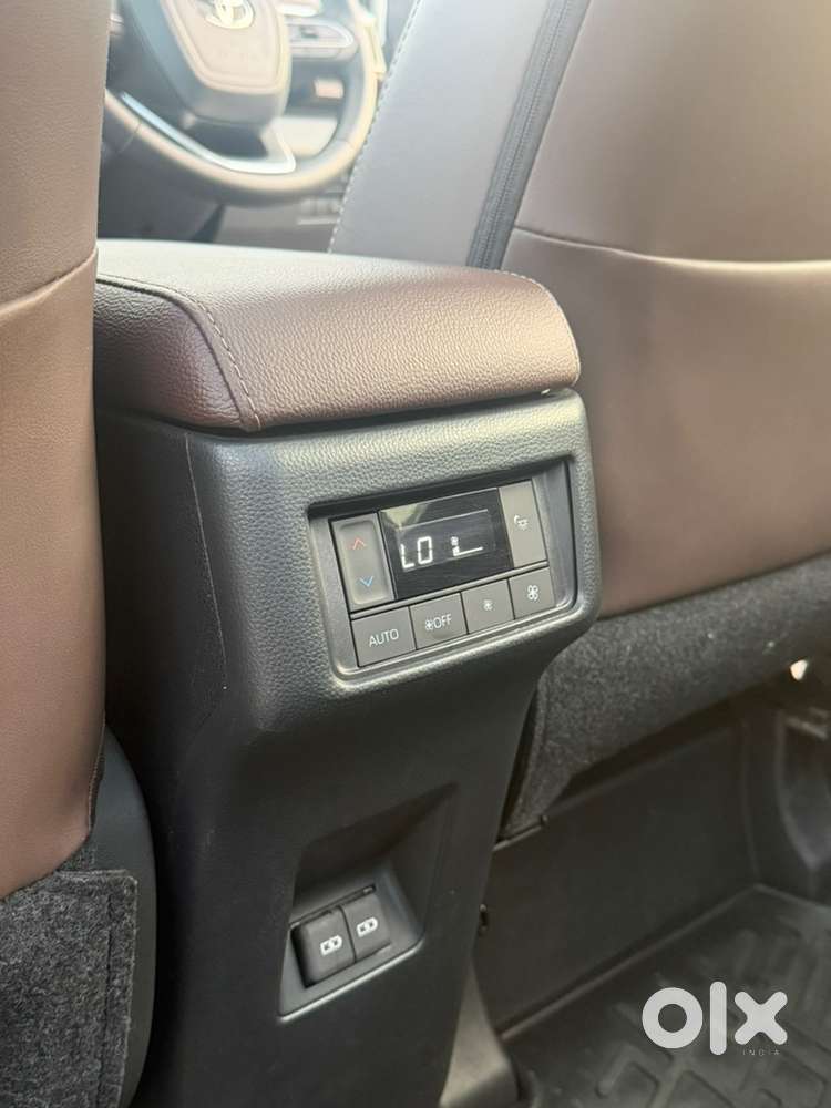 Toyota Innova Hycross Petrol Automatic 2026