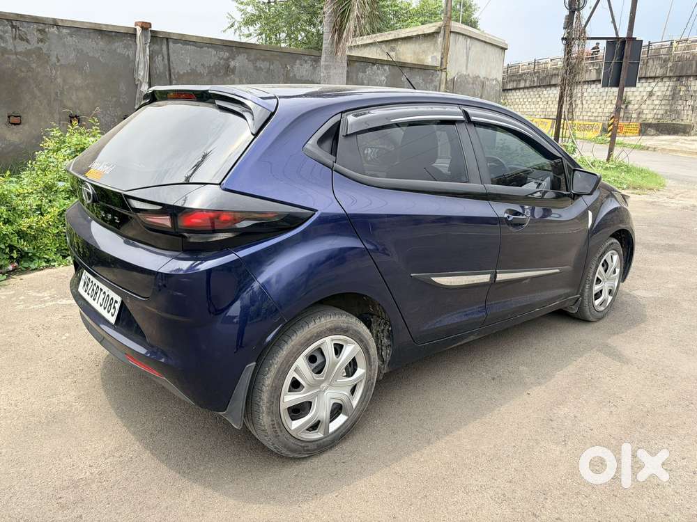 Tata Altroz 1.2 Xm Plus, 2022, Petrol