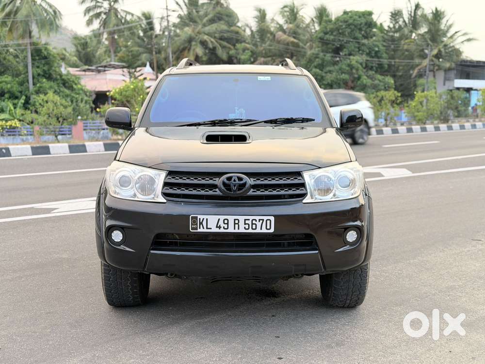 Toyota Fortuner 3.0 4x4 Manual, 2011, Diesel