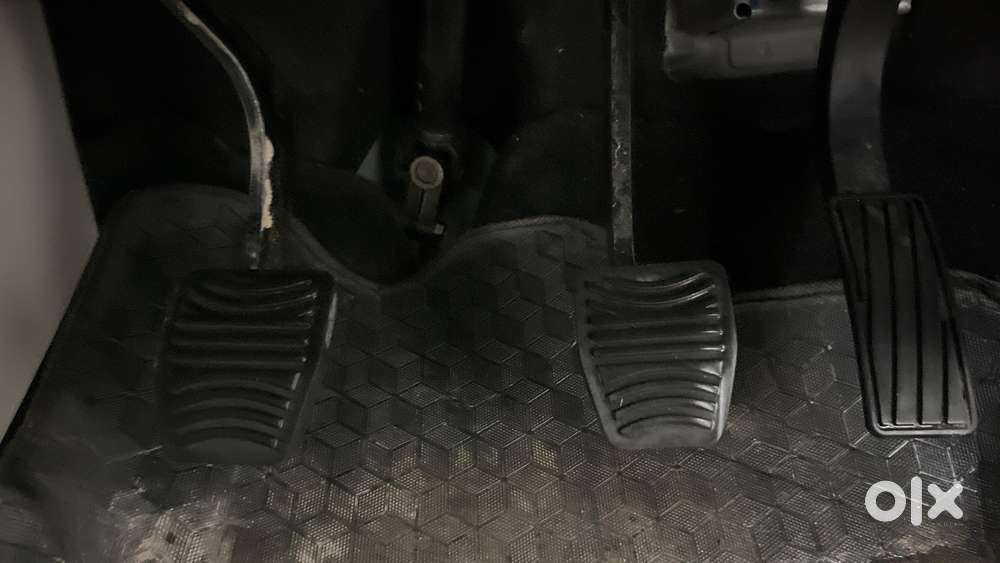 Mahindra Xuv300 W8, 2022, Petrol