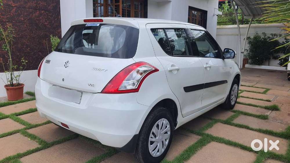 Maruti Suzuki Swift Vxi 1.2 Abs Bs-iv, 2015, Petrol