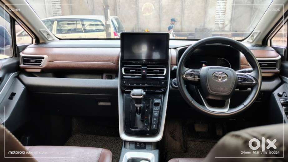Toyota Innova Hycross 2.0 Zx (o) Hybrid 7 Str, 2024, Petrol