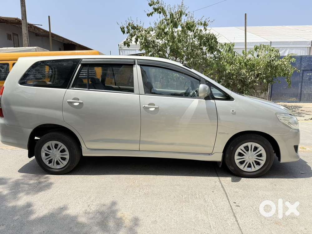 Toyota Innova 2.5 Gx (diesel) 8 Seater Bs Iv, 2013, Diesel