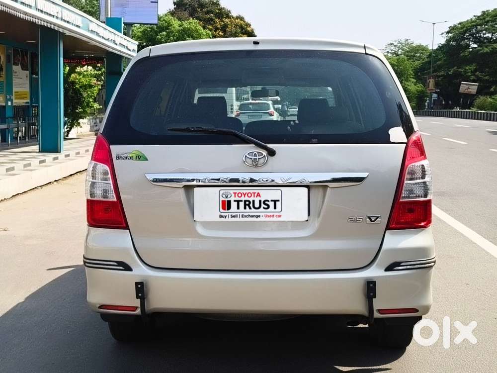 Toyota Innova 2.5 V 8 Str, 2013, Diesel