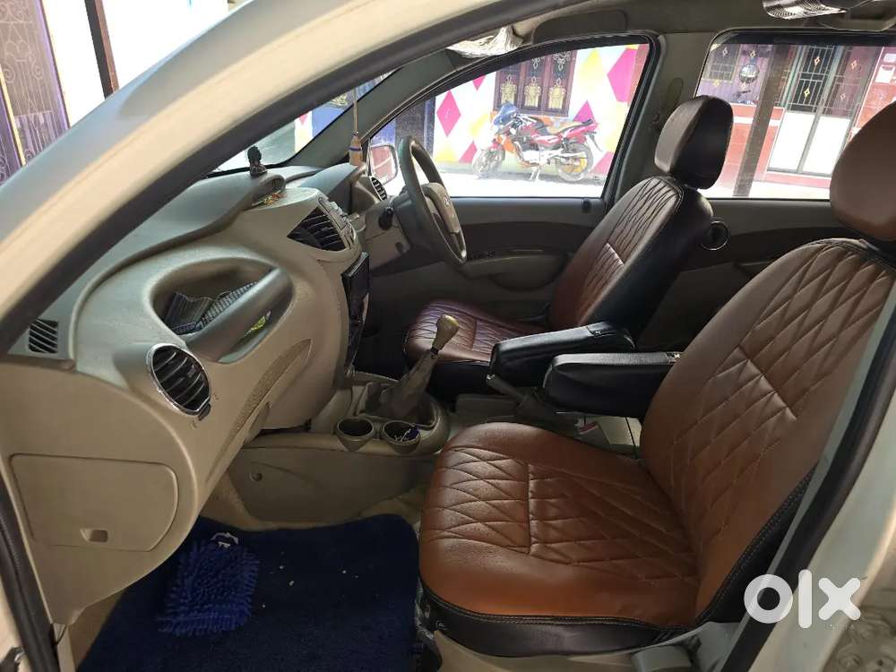 Mahindra Quanto C6 (7 -seater)