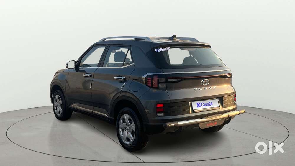 Hyundai Venue 1.2 S (o), 2022, Petrol