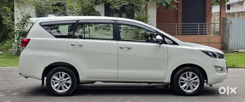 Innova Crysta 2.4 V Mt 2020