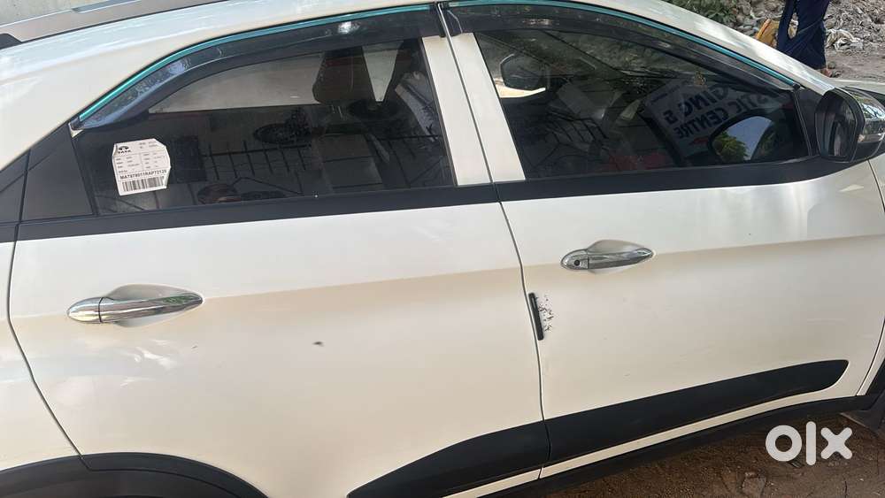 Tata Nexon Smart 1.2 Revotron Petrol 5 Mt, 2024, Cng & Hybrids