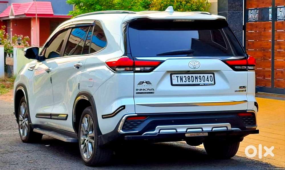 Toyota Innova Hycross 2.0 Zx Hybrid 7 Str, 2025, Petrol