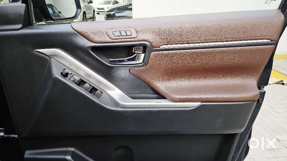 Toyota Innova Hycross 2.0 Zx Hybrid 7 Str, 2023, Petrol