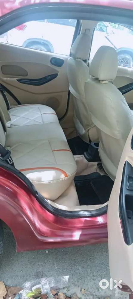 Ford Aspire Titatinium Blu 2016