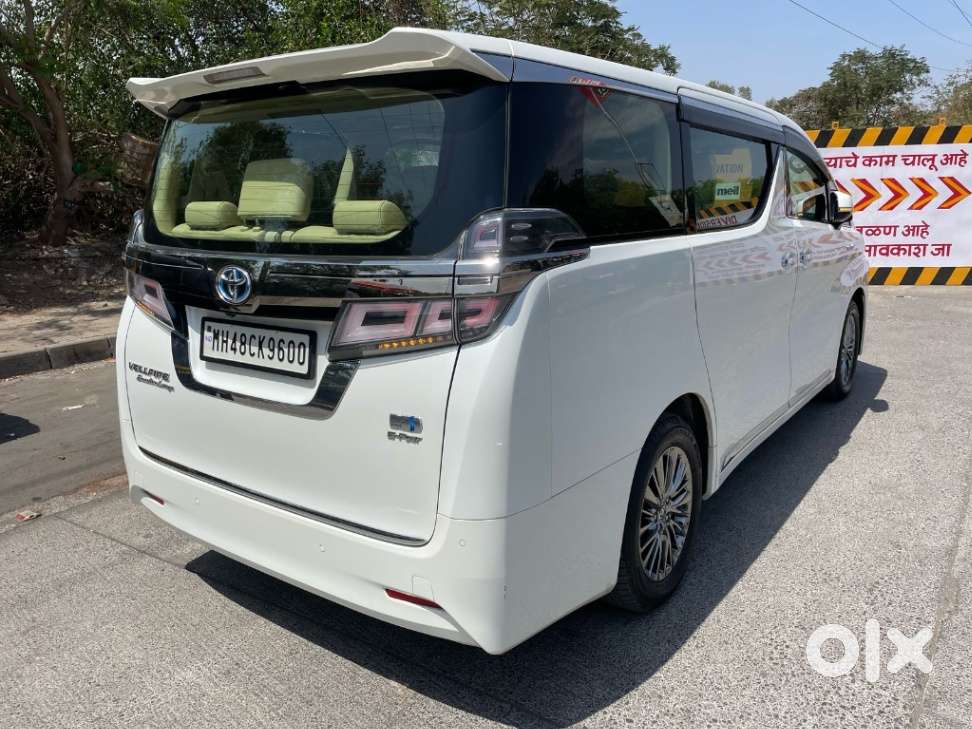 Toyota Vellfire Vip – Executive Lounge, 2023, Cng & Hybrids