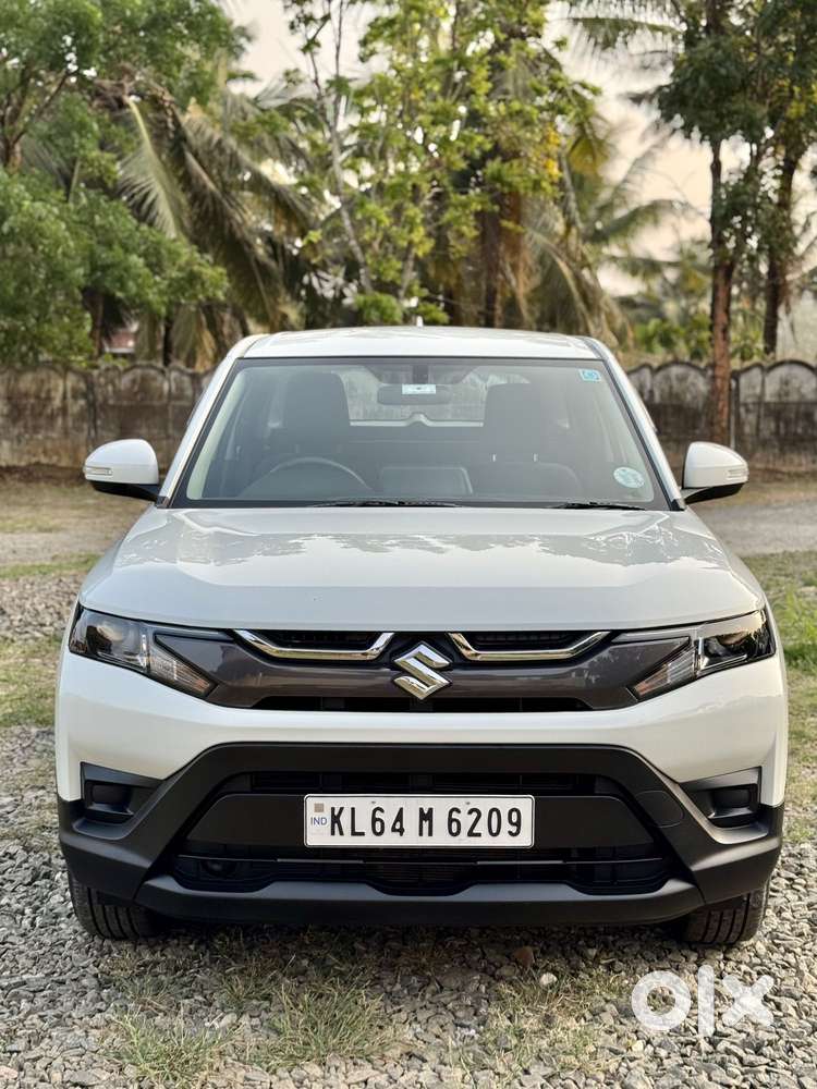 Maruti Suzuki Brezza 1.5 Lxi Smart Hybrid, 2024, Petrol