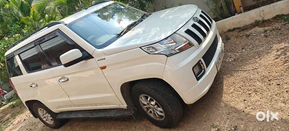Mahindra Tuv 300 T8 2017 Diesel 76300 Km Driven