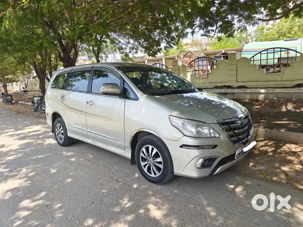 Toyota Innova 2015 Diesel 180000 Km Driven