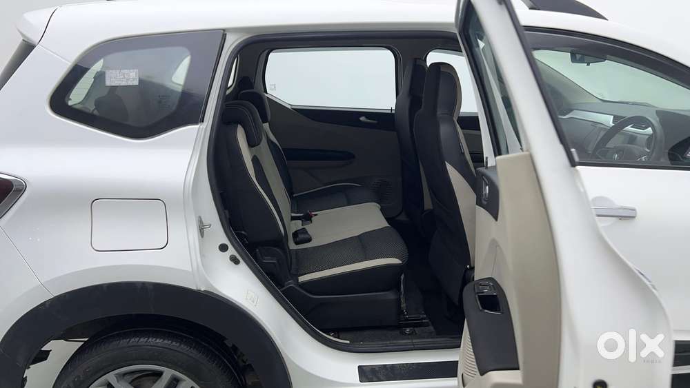 Renault Triber Rxz, 2020, Petrol