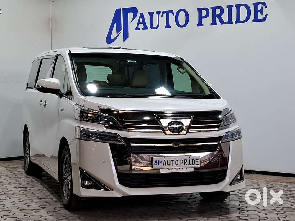 Toyota Vellfire 2.5 Hybrid, 2023, Petrol