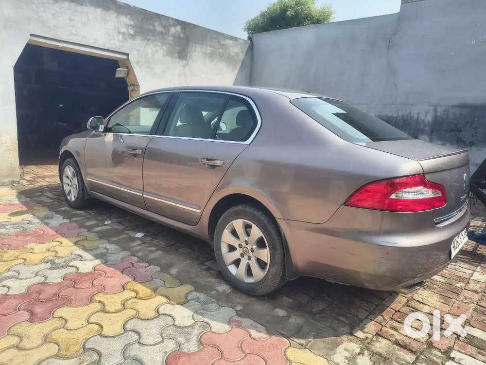 Skoda Superb 2014 At