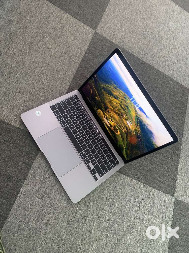 Macbook pro A2251 2020 13inch i7 32GB 512GB 6 months wrnty