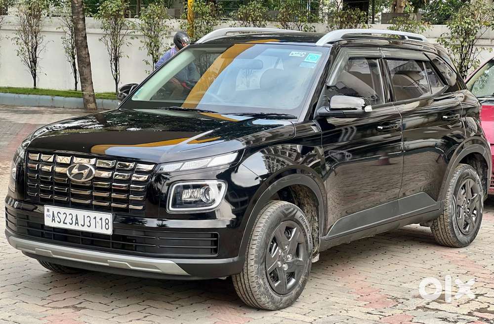 Hyundai Venue 1.2 S (o), 2024, Petrol