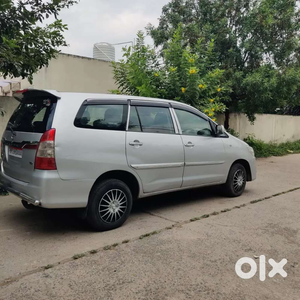 Toyota Innova 2010