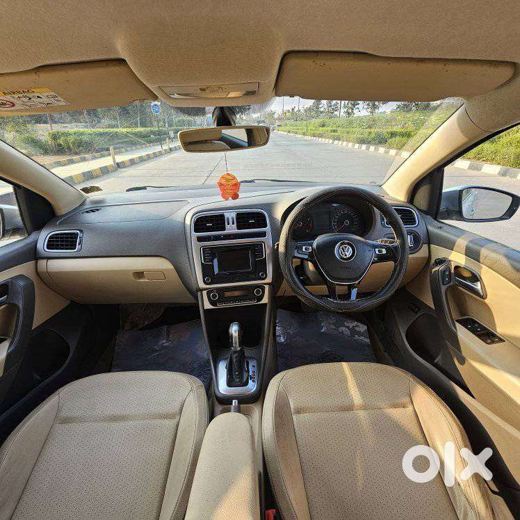 Volkswagen Vento 1.2 Highline Plus At 16 Alloy, 2017, Petrol