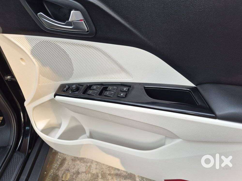 Mahindra Xuv 3xo Ax5 Ds Mt, 2025, Diesel
