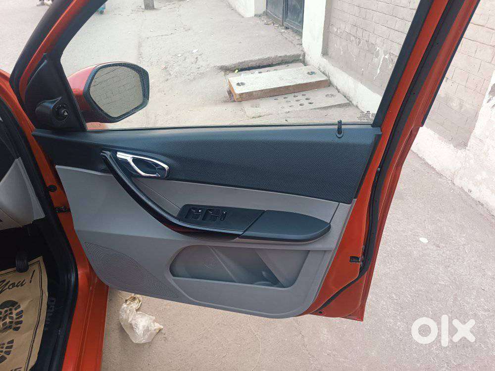 Tata Tiago 1.2 Revotron Xza, 2018, Petrol