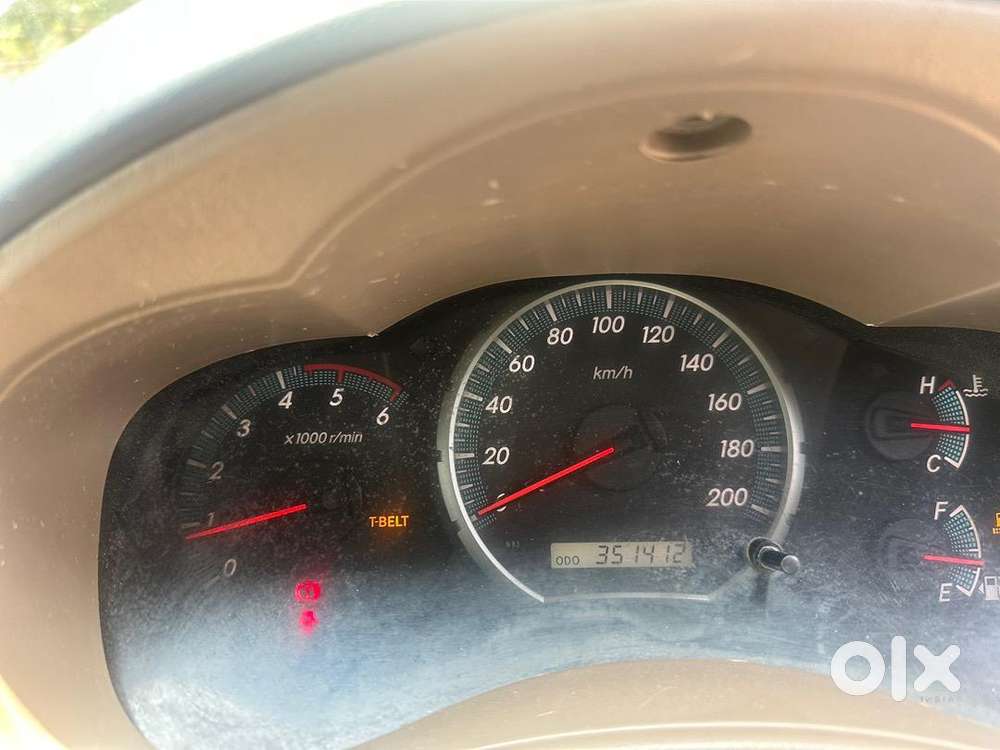 Toyota Innova 2016 Diesel 350000 Km Driven