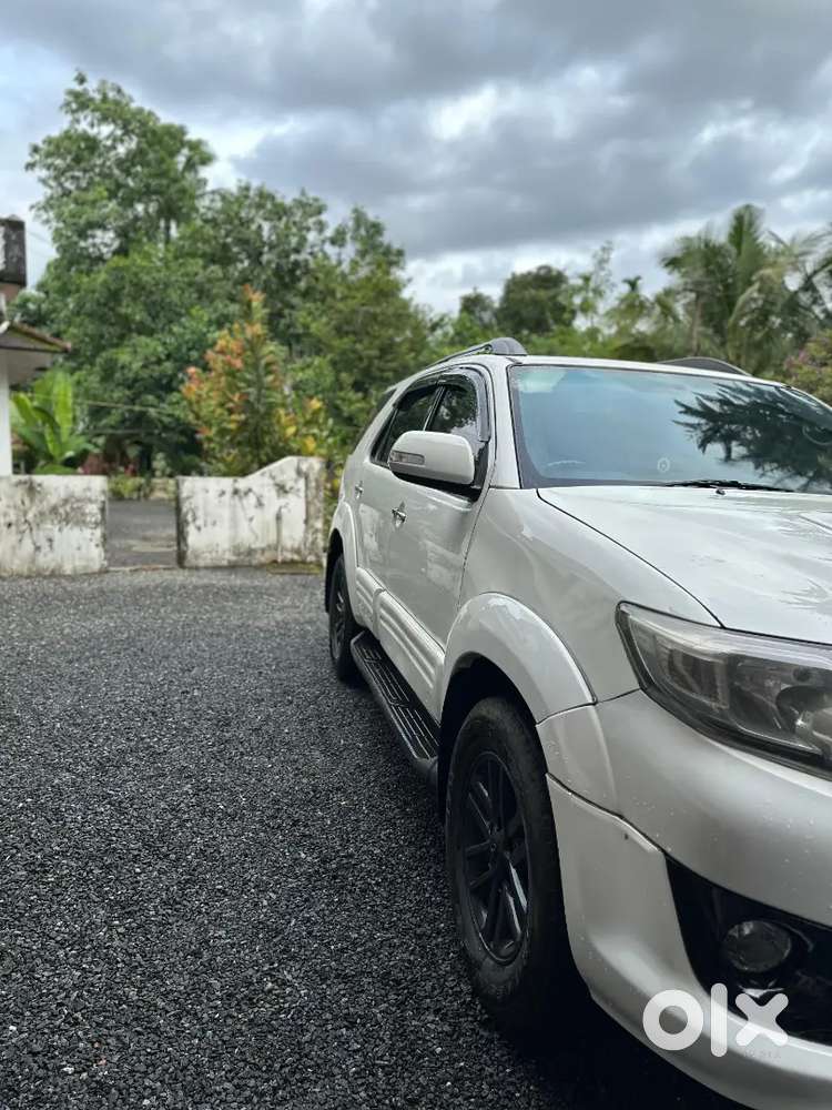 Toyota Fortuner 2011 Diesel 120000 Km Driven