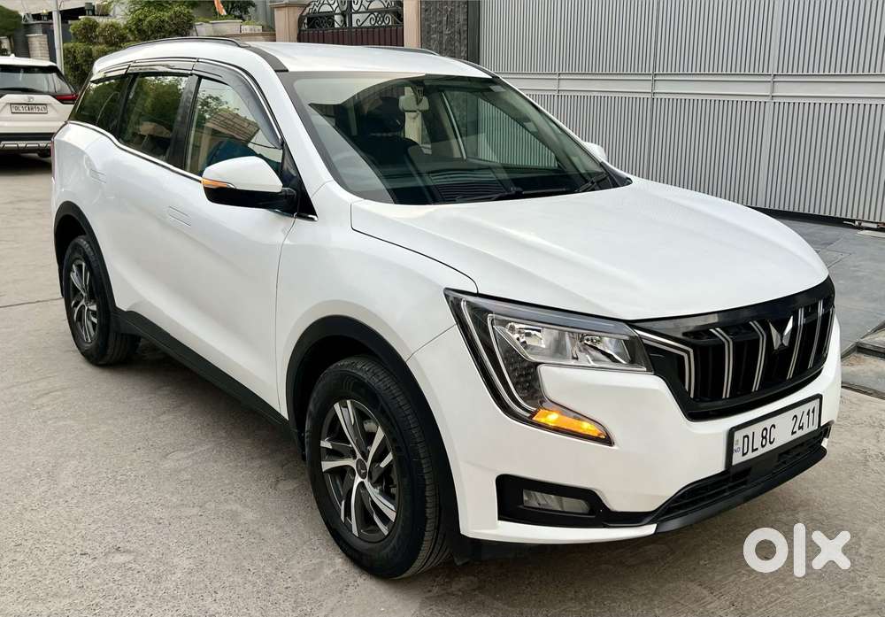 Mahindra Xuv700 2.0 Mx Petrol Mt 5 Str, 2023, Petrol