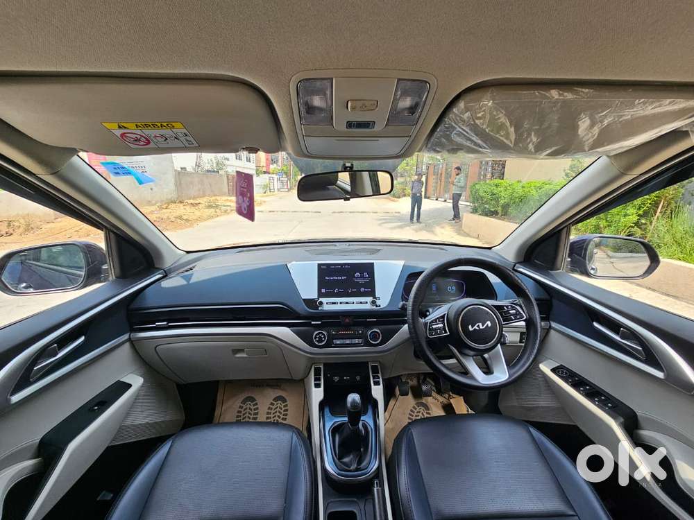 Kia Carens G 1.5 6mt Premium (o) 7-seater, 2024, Petrol
