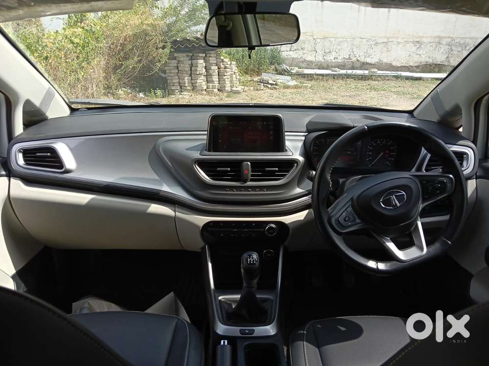 Tata Altroz 1.2 Xm Plus, 2023, Petrol