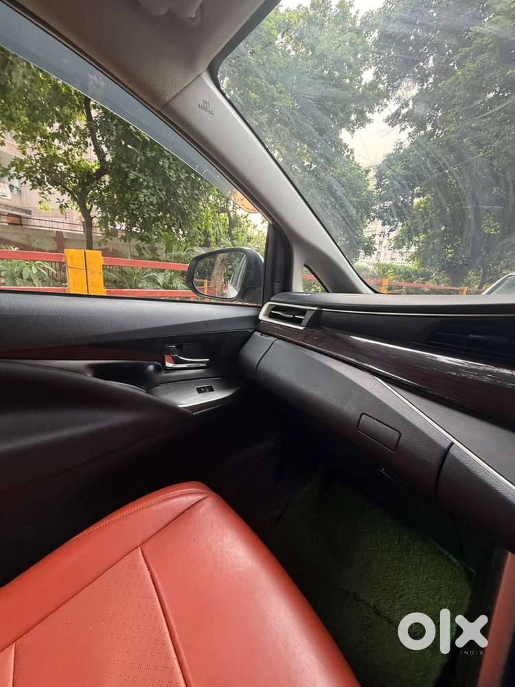 Toyota Innova Crysta Diesel 2025