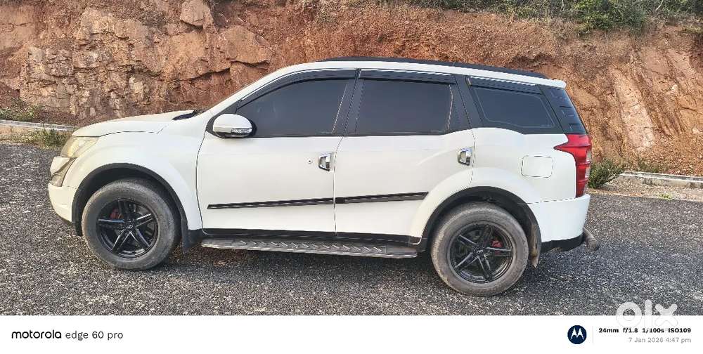 Mahindra Xuv500 2016 Diesel 76000 Km Driven 4 New Bridgestone Tyres
