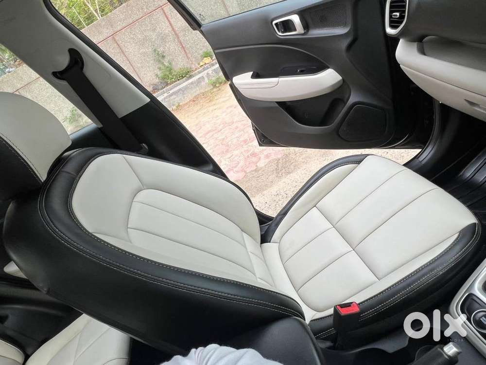 Hyundai Venue 2022 Petrol Well Maintained