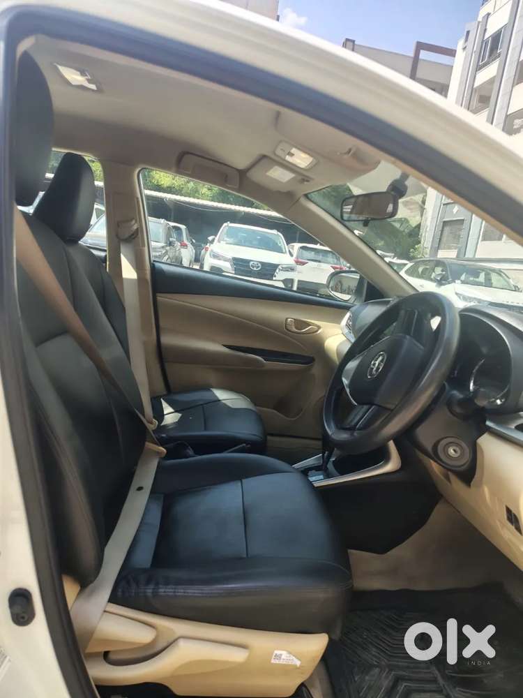 Toyota Yaris J Cvt, 2020, Petrol