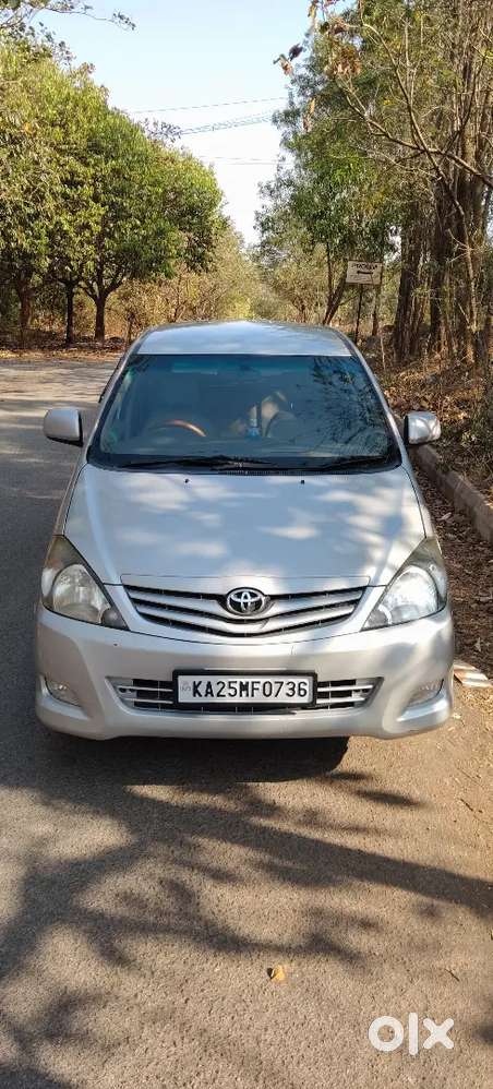 Toyota Innova 2011