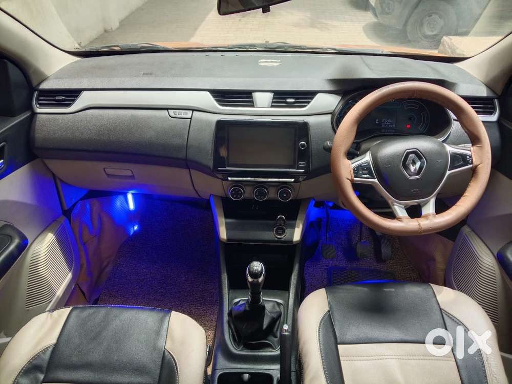 Renault Triber Rxz, 2022, Petrol