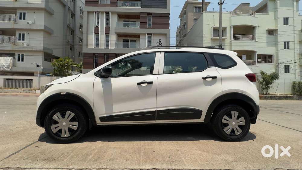 Renault Triber 1.0 Rxe, 2020, Petrol