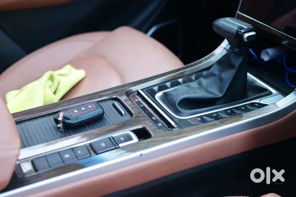 Mg Hector Plus 2024 Adas 2 Petrol Automatic 19600 Km Driven