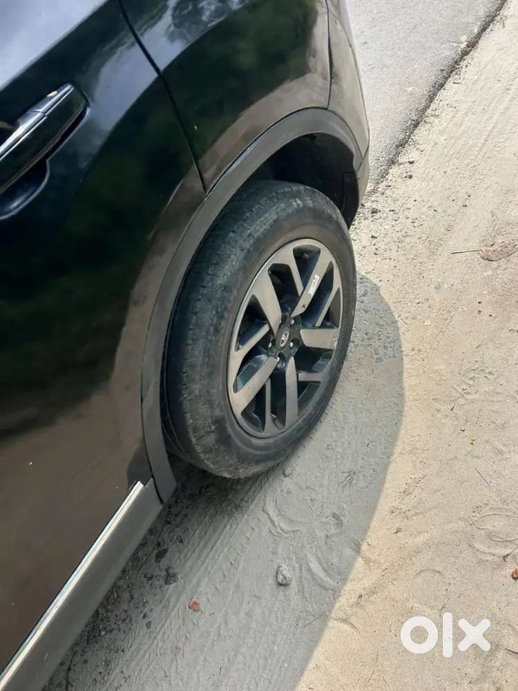 Tata Harrier Diesel  With Sunroof 2.0 2022 Jet Black Color 2nd Owner
