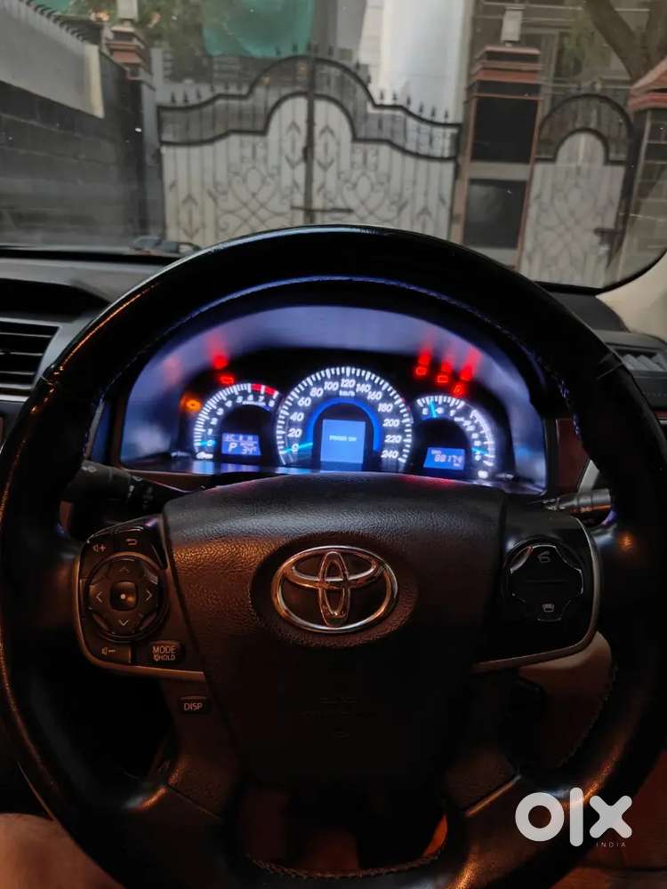 Toyota Camry Hybrid 2015