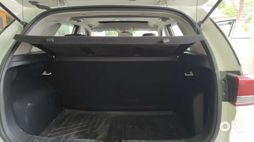 Htk + Turbo 1.0 Imt ( Sunroof )  Brand New Condition