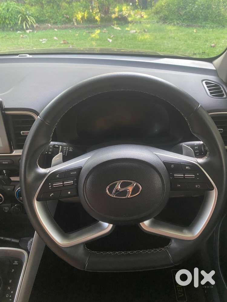 Hyundai Venue Petrol 2025