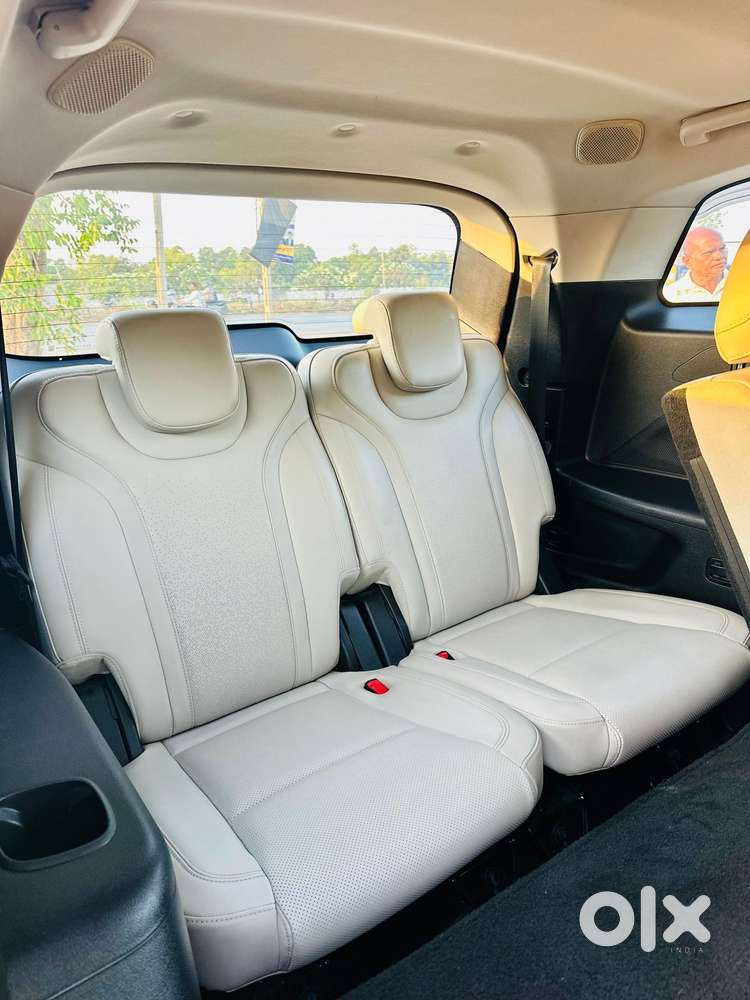 Mahindra Xuv700 2.0 Ax 7 Petrol At Luxury Pack Str, 2023, Petrol